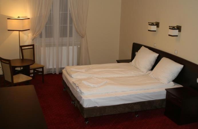Hotel Grant Leszno  Zimmer foto
